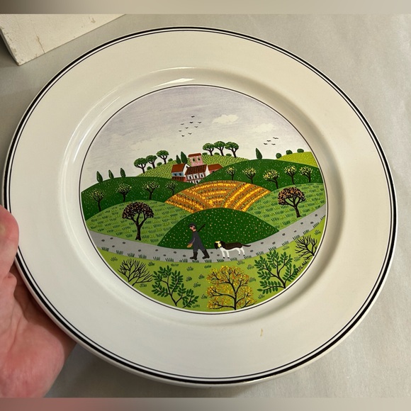 Villeroy & Boch Design Naif Plate Laplau Man with gun and dog 10.5” dinner as is - Picture 3 of 7